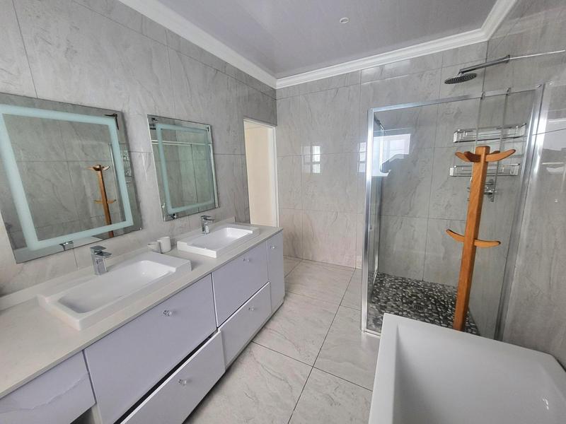 To Let 3 Bedroom Property for Rent in Saldanha Western Cape